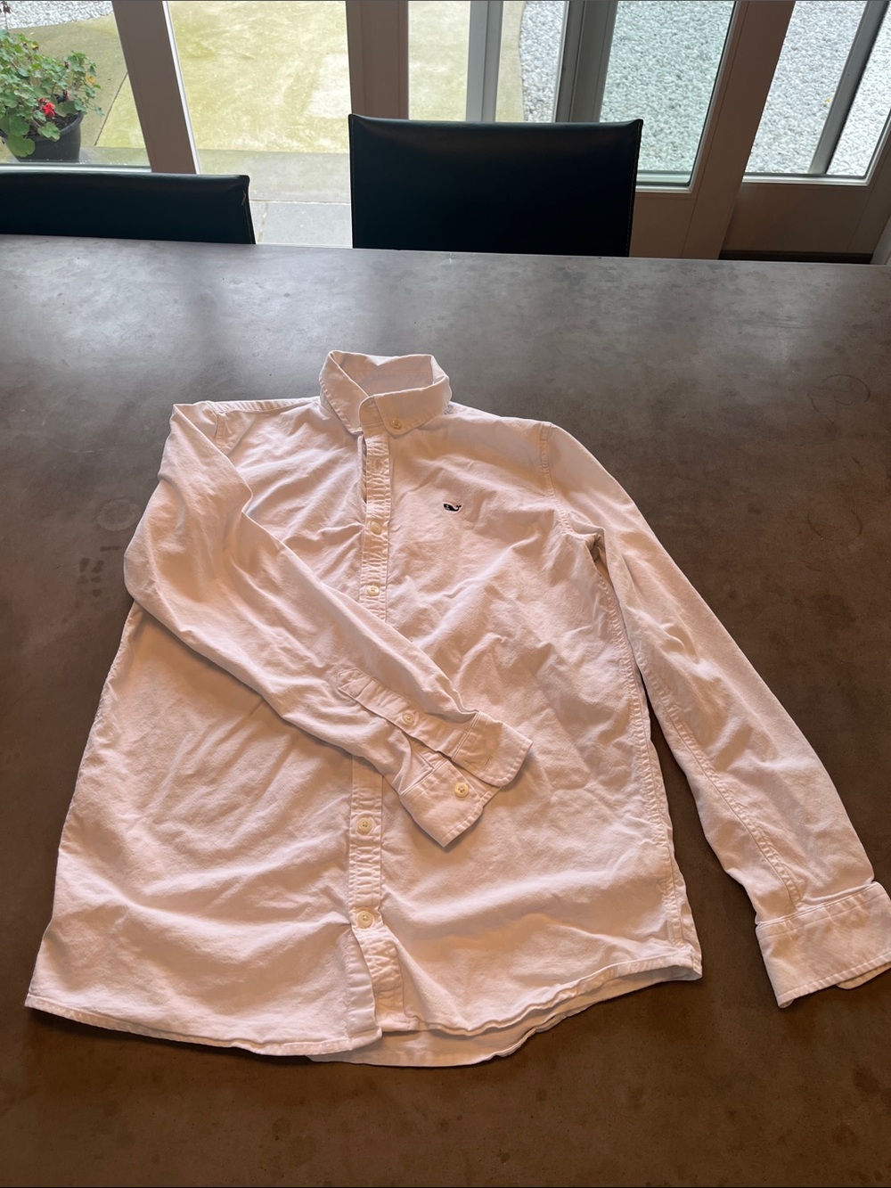 Vineyard Vines White Long-Sleeve Button-Down Shirt with Whale Logo
